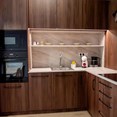 Naiti Deluxe Cassovar With Aircon And Terrace Apartman Kassa
