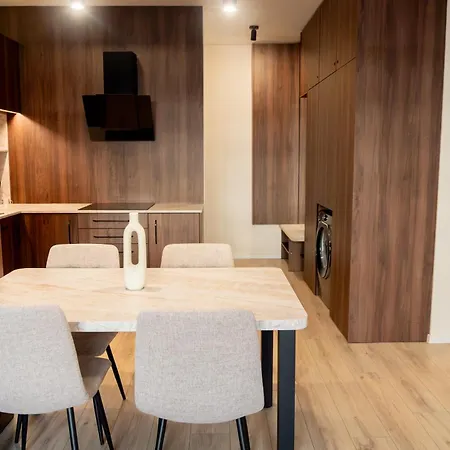 Naiti Deluxe Cassovar With Aircon And Terrace Apartman *