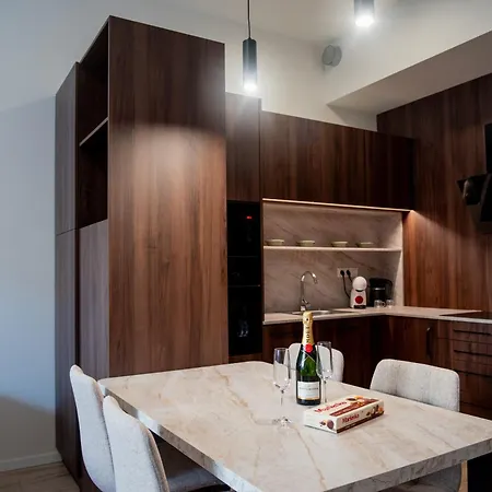Naiti Deluxe Cassovar With Aircon And Terrace