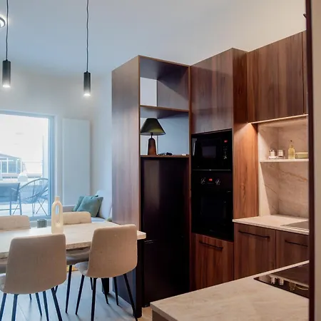 Naiti Deluxe Cassovar With Aircon And Terrace Kassa