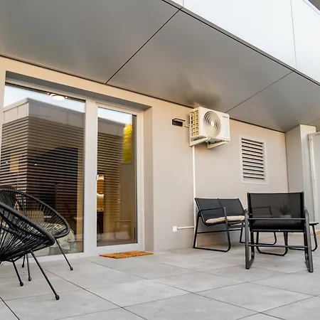 Apartman Naiti Deluxe Cassovar With Aircon And Terrace *